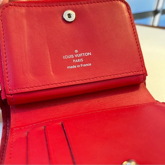 LV New Wave Wallet in Red Quilted Leather Louis Vuitton Authentic - Picture 6 of 7